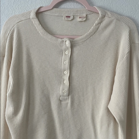 Levi's Women's Cream Ribbed Cropped Long Sleeve Henley Top Size Large - Picture 4 of 6